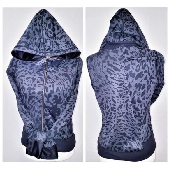 Size 4 - Lululemon Namaskar Hoodie - Picture 2 of 2